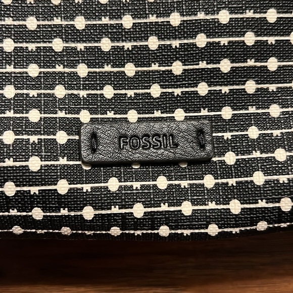 Black and White Fossil Crossbody - Picture 3 of 6